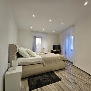  Apartman Centar Ri