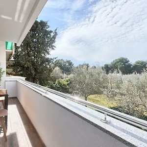 https://rose.in-istria.net